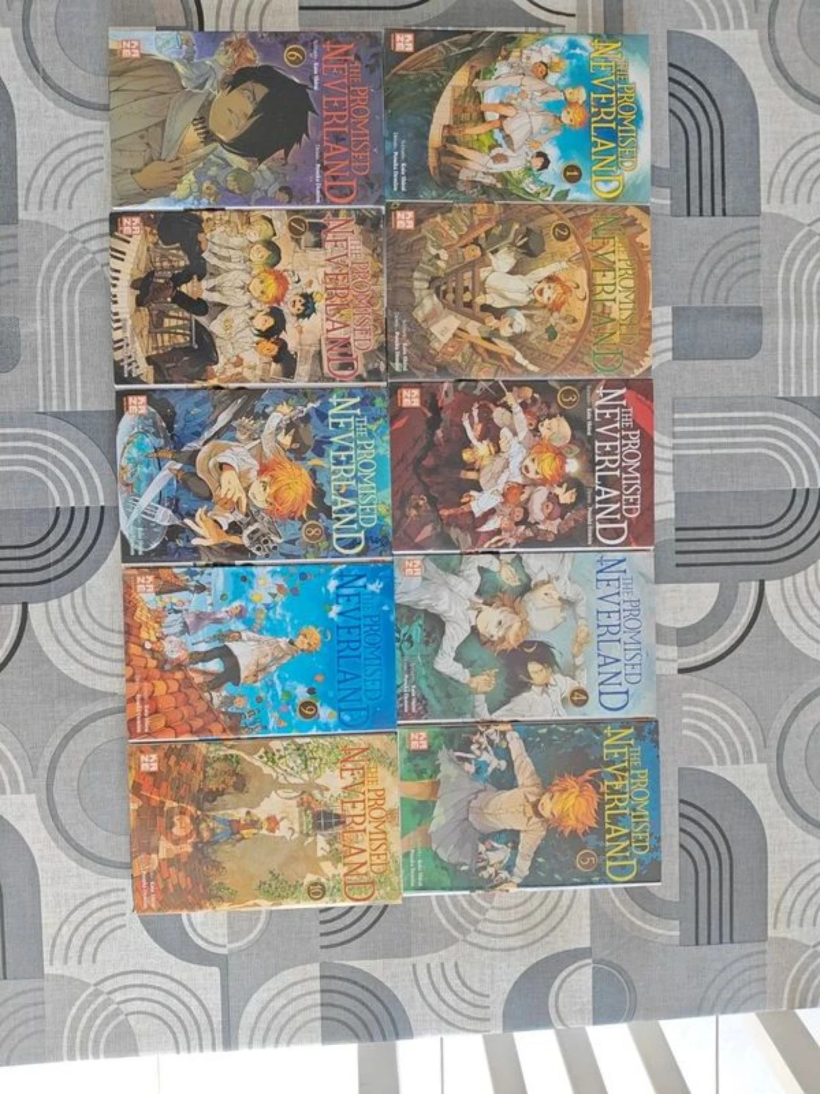 Lot The Promised Neverland 10 Volumes – photo 6